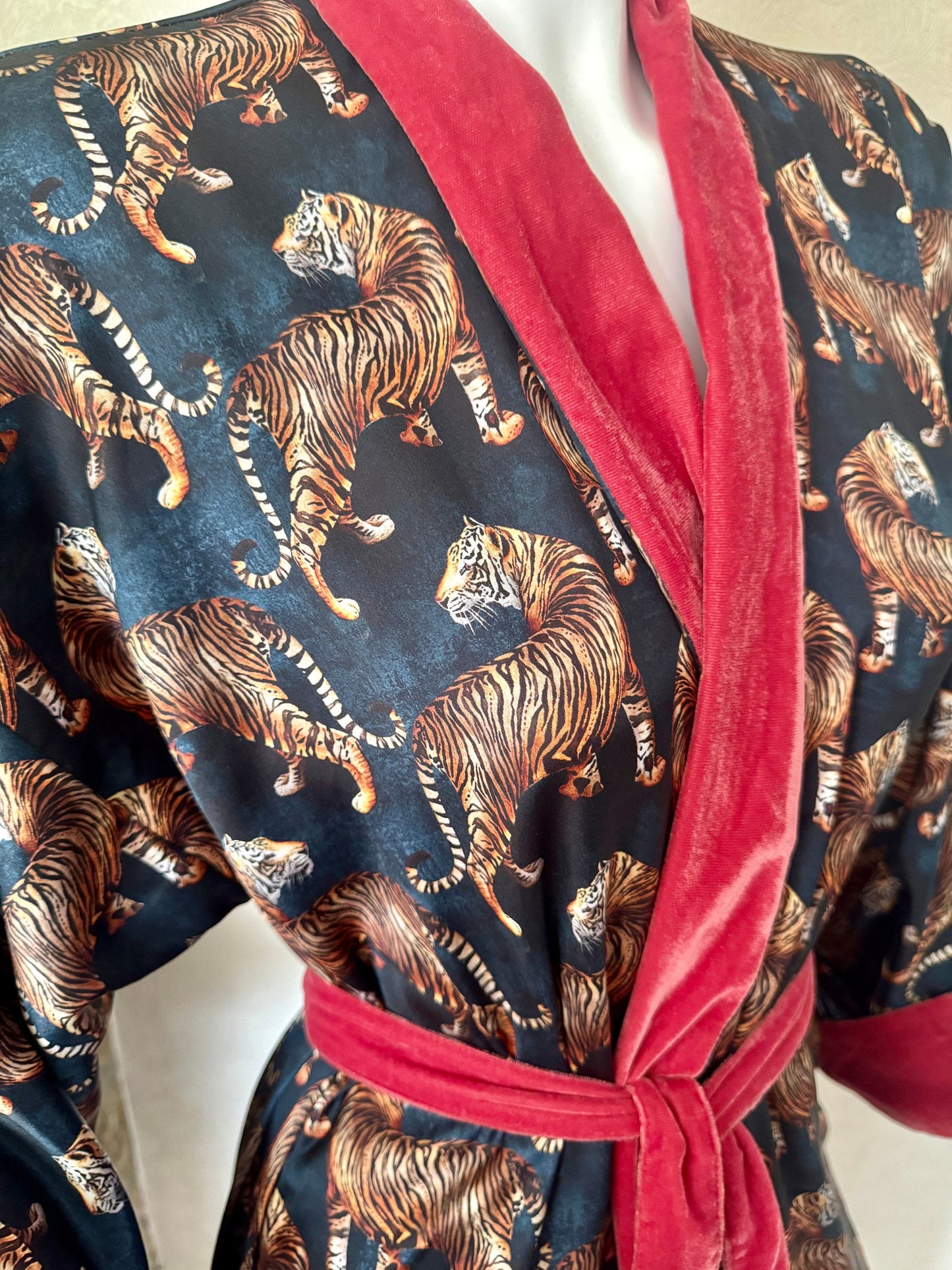 reversible robe velvet and Bengal tiger