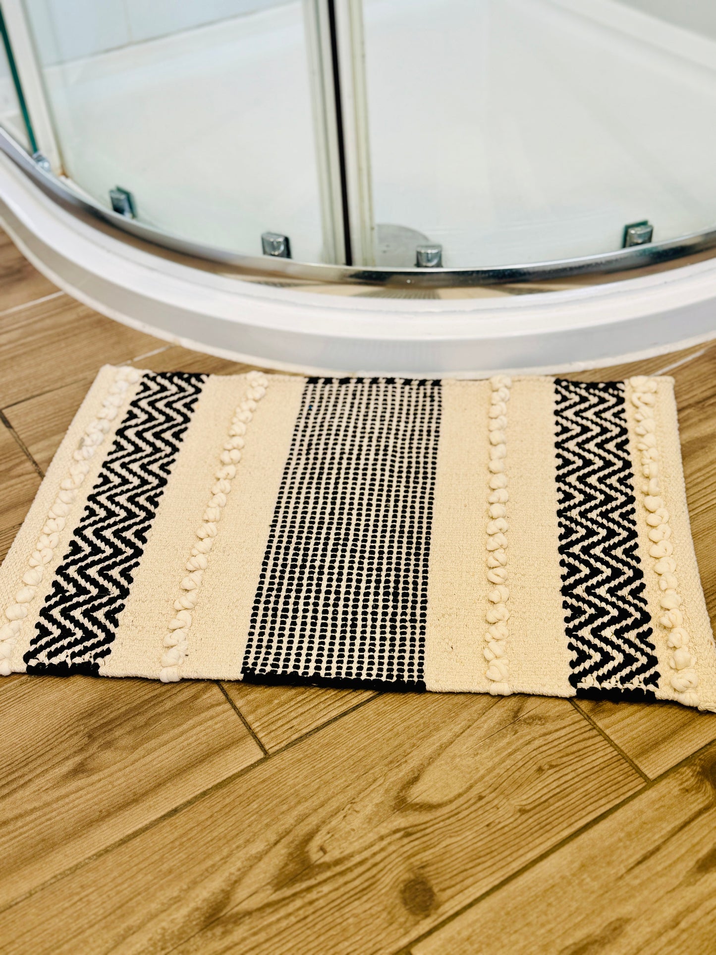 cream beige bath mat - shower mat